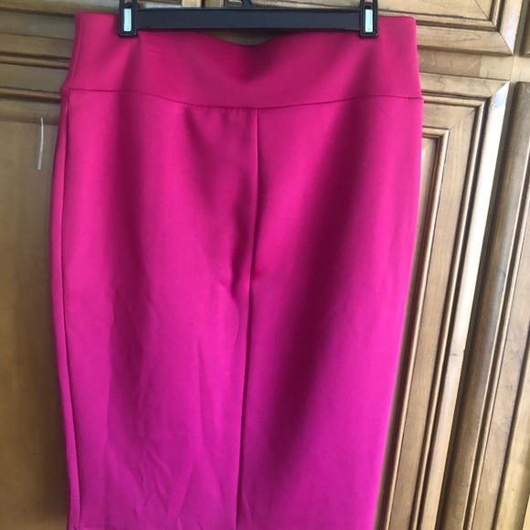 Color fuchsia pink. Brand new with tag. Size large - Picture 2 of 7